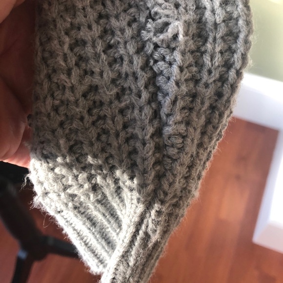 Cotton Emporium gray sweater⭐️ - Picture 7 of 9